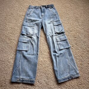 Aritzia Denim Forum The 90s Millie Hi Rise Cargo Jeans in 7 Yrs Bleu Taboo 25